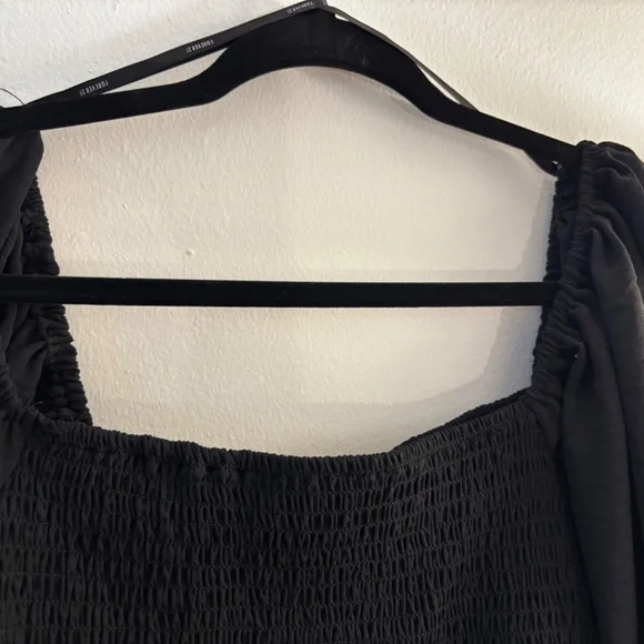 Forever 21 Smocked Puff Sleeve Crop Top – Black – Large - Picture 5 of 9